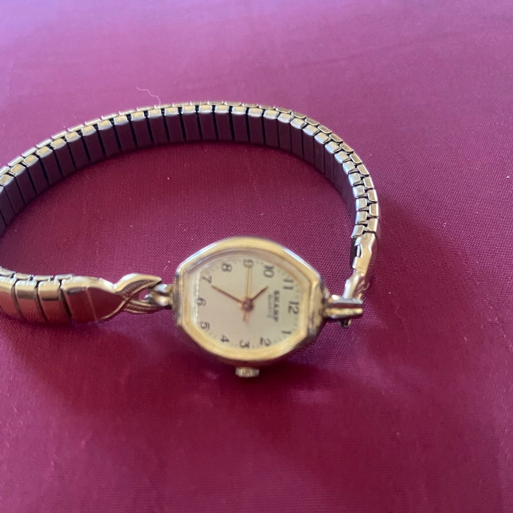 Ladies Watch - Picture 4 of 4